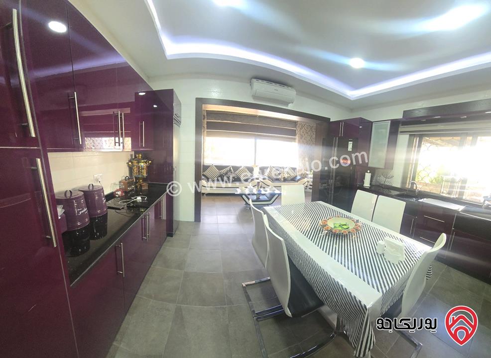 شقة أرضية مساحة 280م داخلي و 200م خارجي للبيع في عمان - ام اذينة