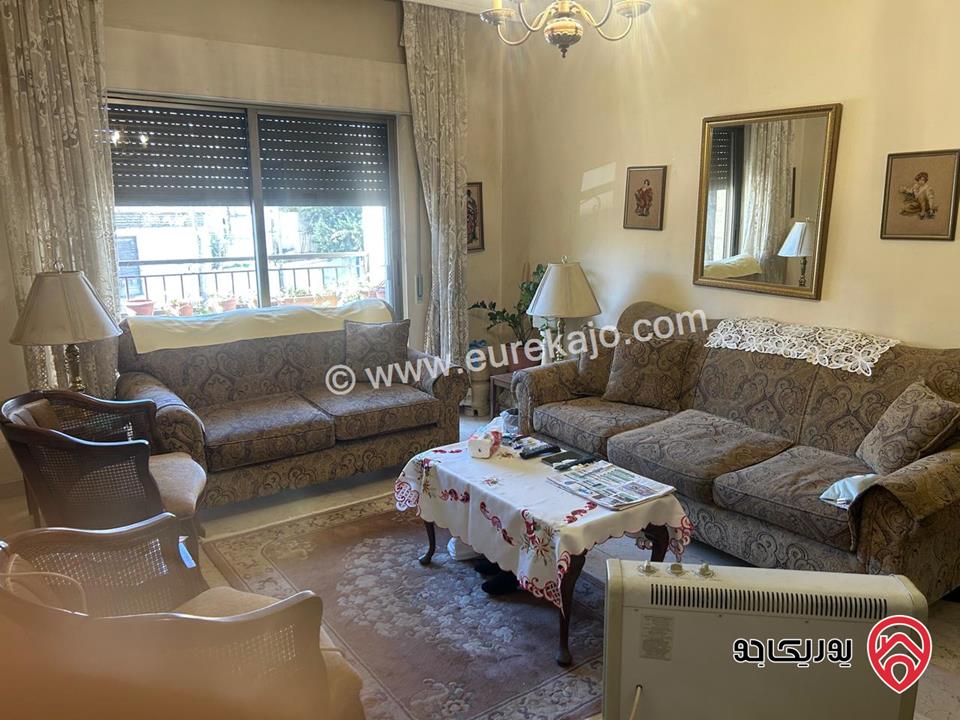 شقة مساحة 193م طابق أول للبيع في عمان - الشميساني