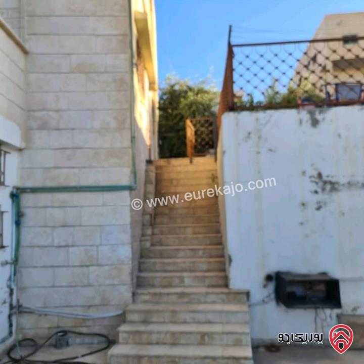 منزل مستقل مساحة 500م على أرض 590م للبيع في الرصيفة حي الرشيد