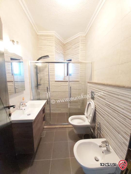 شقة طابق ثاني مساحة 200م للبيع  في عمان - ام اذينة