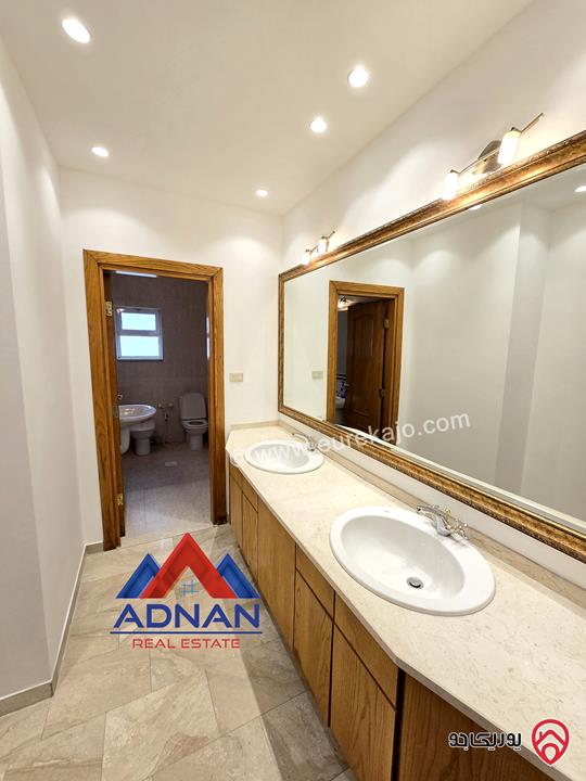 شقة طابقية مساحة 366 متر طابق ثاني للبيع في عمان - الصويفية