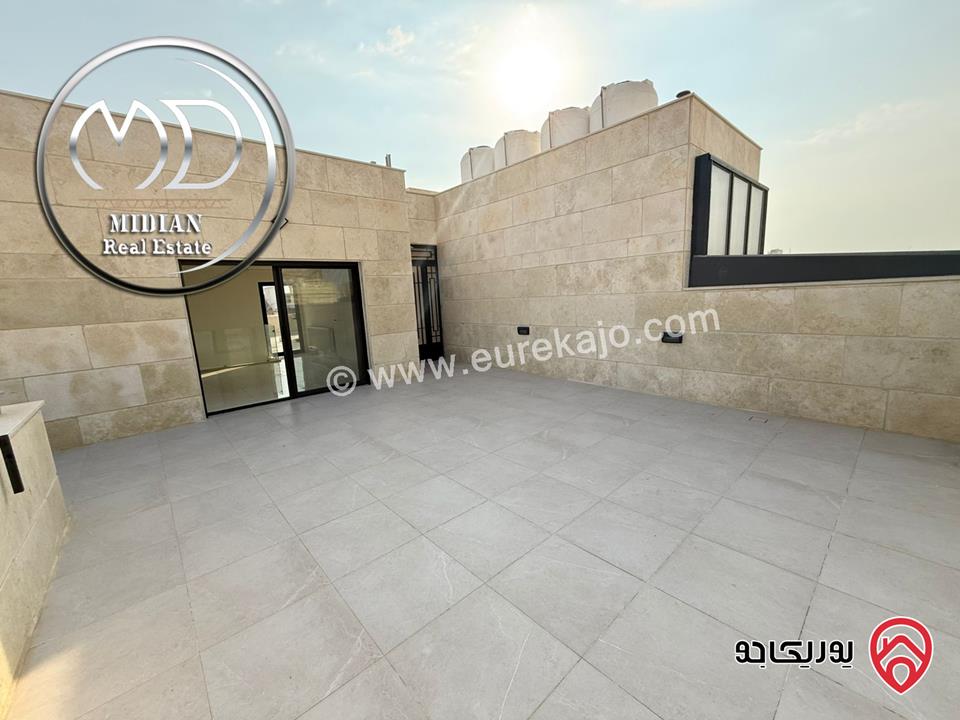 شقة دوبلكس جديدة للبيع طابق أخير مع روف في عمان - حي الصحابة مساحة 245م مع تراسات تشطيبات ديكورات سوبر ديلوكس اطلالة جميلة