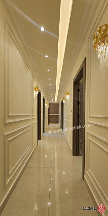 شقة أرضية مساحة 200م داخلي و 40م خارجي للبيع في عمان -  الجبيهة