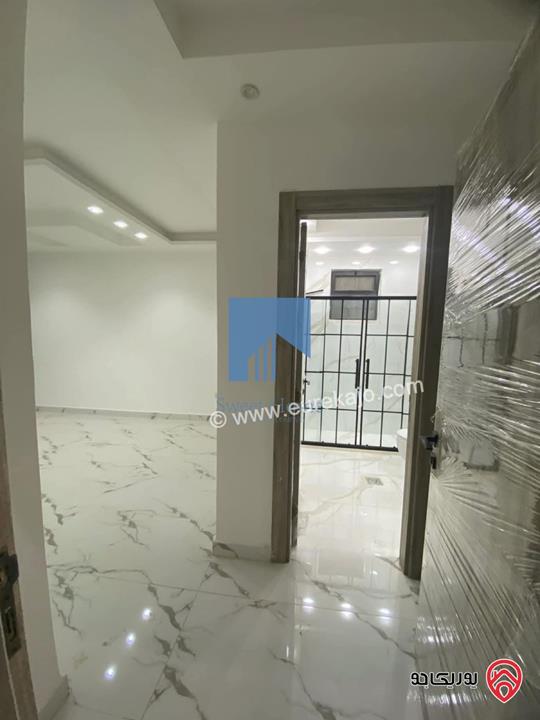 شقة فاخرة للبيع في عمان - خلدا قرب إشارة البنك العربي ومركز زها 220م مع ترسات 300م لم تسكن