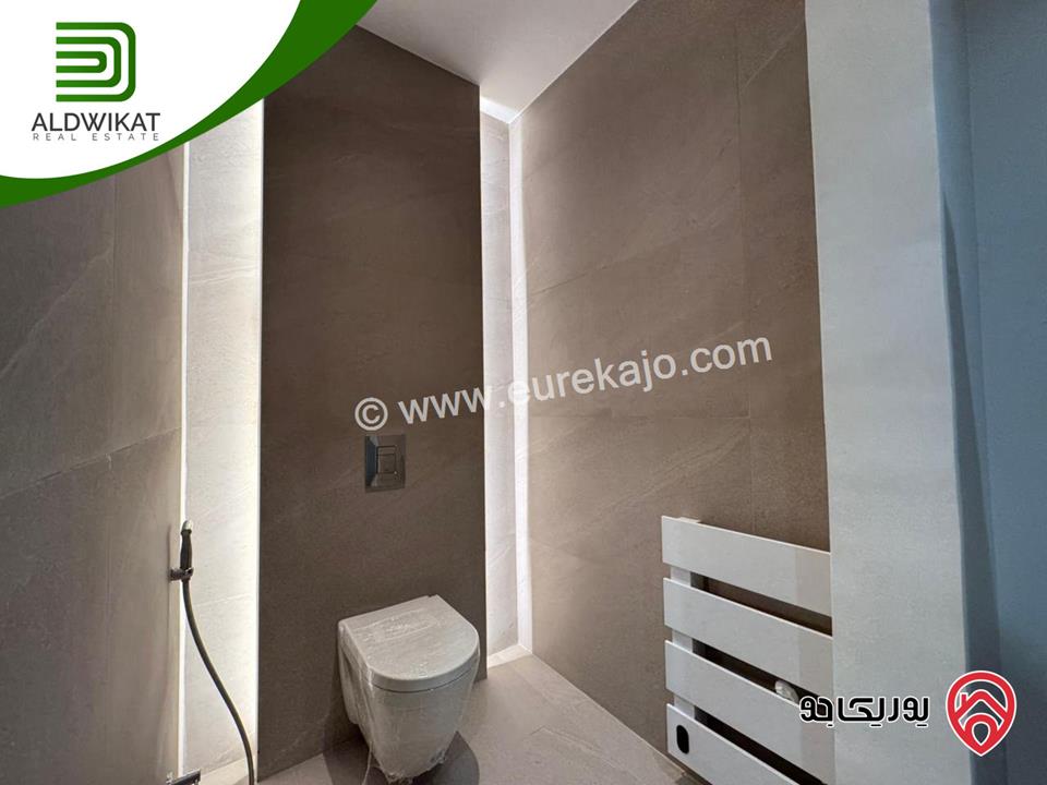 شقة فاخره ارضية للايجار في عمان - دير غبار مساحة البناء 280م ومساحة الحديقة 100م والترس 150م موقع مميز تصلح للسفارات والهيئات الدبلوماسية