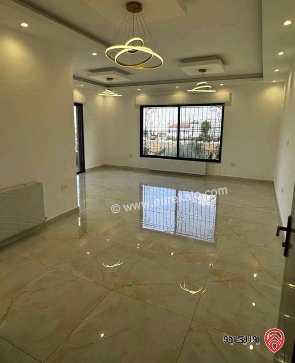 شقة فارغة طابق اول مساحة 200م للإيجار في عمان - البنيات