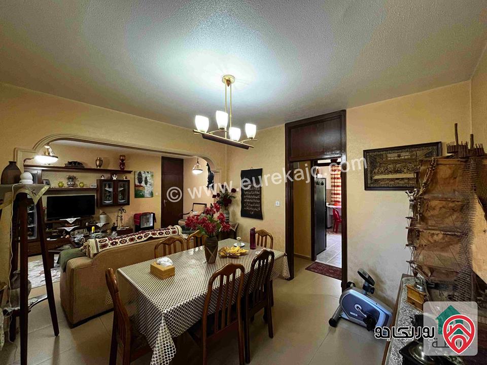 شقة مساحة 130م داخلي و 170م خارجي للبيع في عمان - ابو نصير حارة ٢