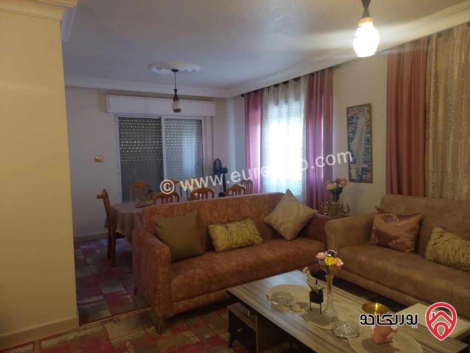 شقة طابق ثاني مساحة 197م للبيع في عمان - تلاع العلي   