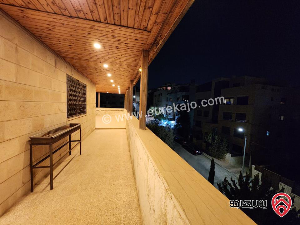 شقة طابقية  رووف كامل مساحة 300م للبيع في عمان - الشميساني