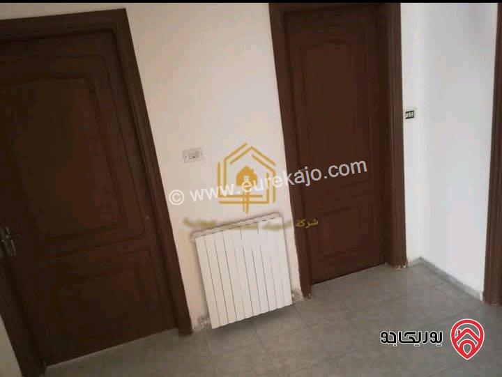 شقة فارغة طابق شبه ارضي مساحة 130م مع ترس مساحة 40م للإيجار في عمان - دير غبار 