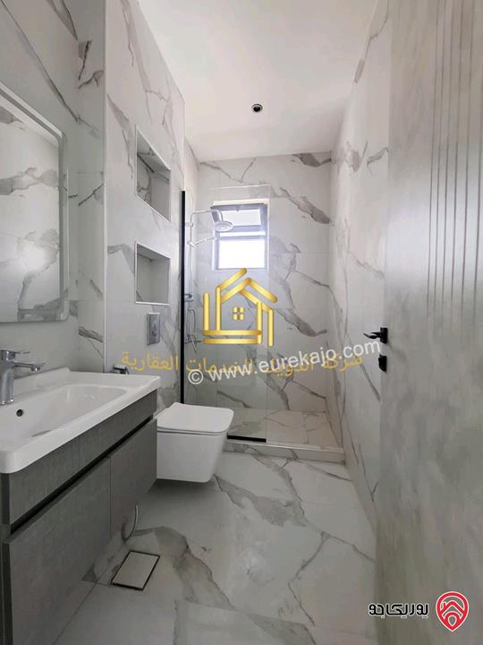 شقة جديدة طابق ثالث مساحة 124م للإيجار في عمان - البنيات 