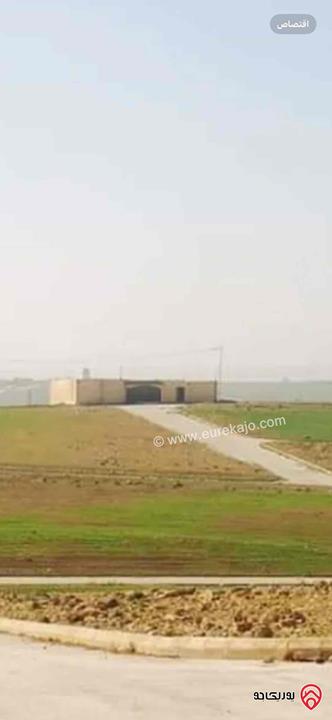 شاليه 500 متر مسور بداخله 50 متر مباني واصل كهرباء للبيع في عمان - منطقة القسطل عرقوب النعام جوار مشروع ريتاج عمان