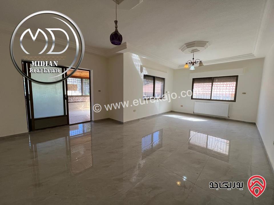 شقة ارضية للبيع في عمان - ضاحية الرشيد مساحة 170م مع ترس 80م تشطيبات سوبر ديلوكس بسعر مميز