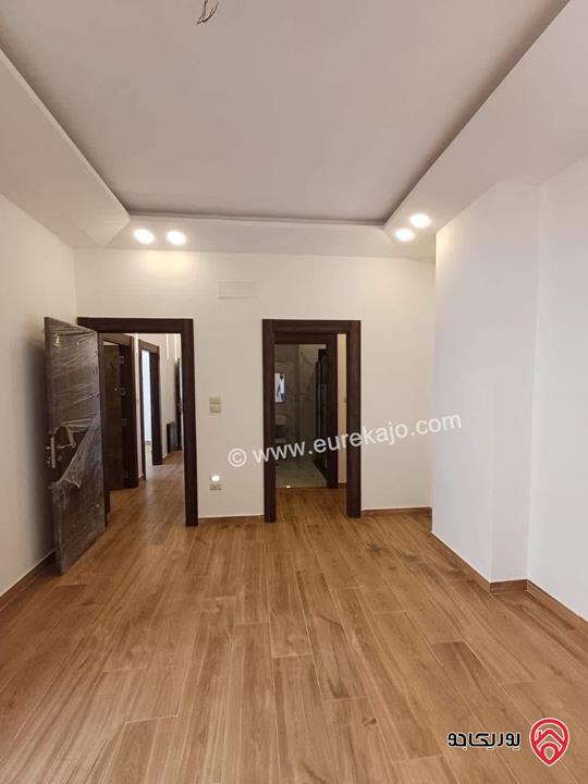 شقة فارغة مساحة 160م طابق ثاني للايجار في عمان - الرابية 