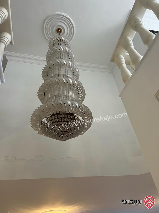 فيلا مساحة 1200م على أرض 800م للبيع في عمان - دابوق 