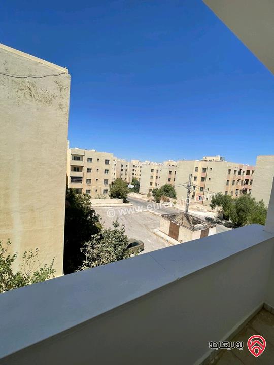 شقة طابق ثاني مساحة 96م للبيع في الزرقاء - مدينة الشرق