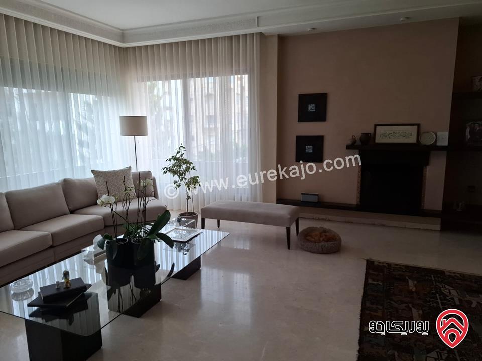 شقة فارغة طابق أرضي مساحة 332 م للبيع في عمان - دوار الرابع 