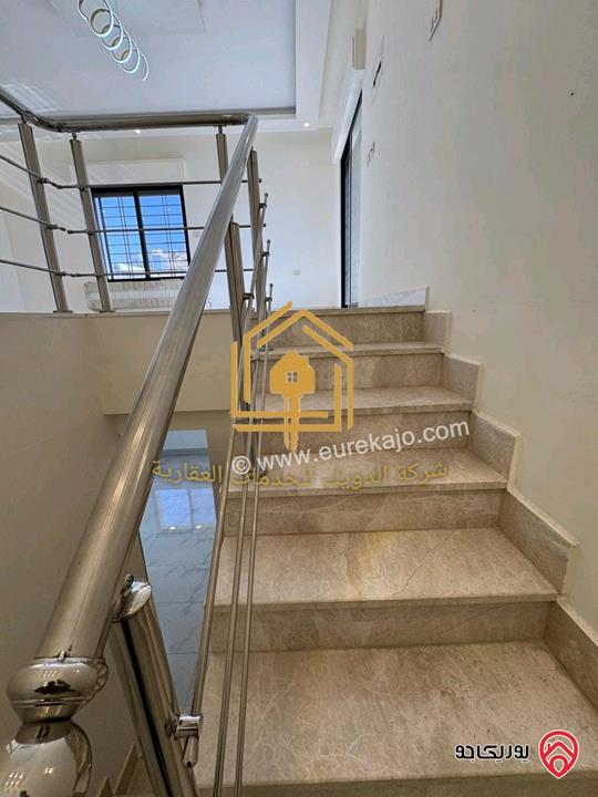 شقة دوبلكس لم تسكن طابق ثالث مع روف مساحة 215م للايجار في عمان - طريق المطار 