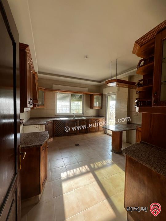 شقة مشمسة طابق ثاني مساحة 200م للايجار في عمان - الرابية