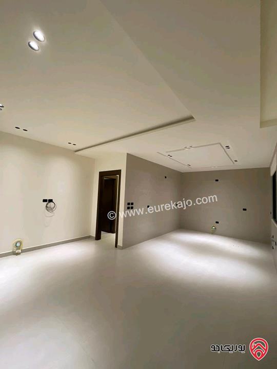 شقة فارغة أرضية مساحة 165م داخلي و 180م خارجي للايجار في عمان - حي الصحابة 