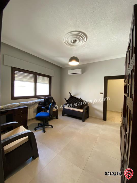 شقة طابق ثاني مساحة 195م للبيع في عمان - منطقة ام أذينة 