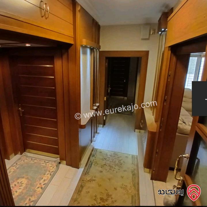 شقة طابق أرضي مساحة 260م داخلي و 160م خارجي للبيع في عمان - الشميساني