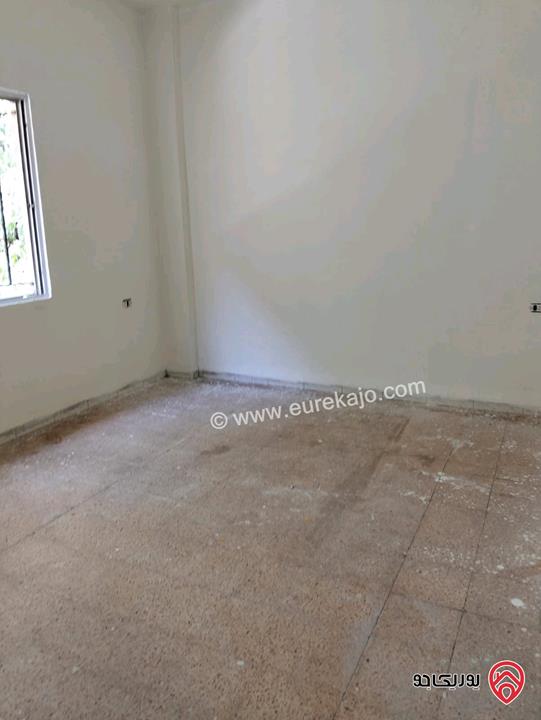 بيت طابقين مساحة 350م على أرض 360م للبيع في عمان - الذراع الغربي 