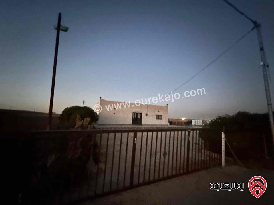 مزرعة مساحة الأرض 1205م والبناء 110م للبيع في اربد - الرمثا نقع الرميث 