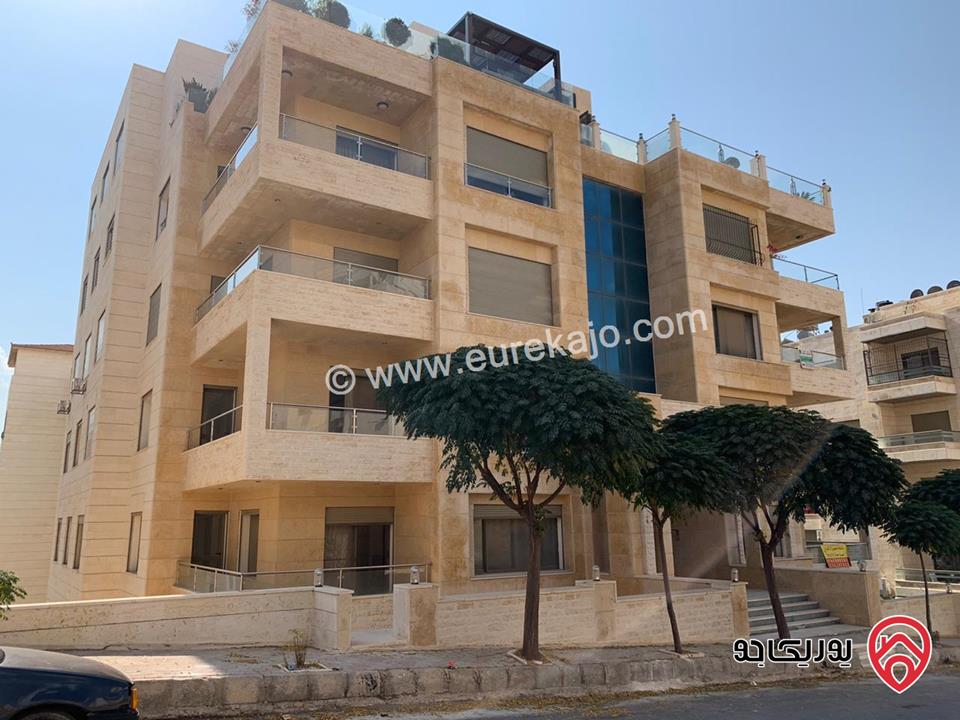 شقة تسوية طابقية مساحة 270م داخلي و 50م خارجي للإيجار في عمان - دير غبار