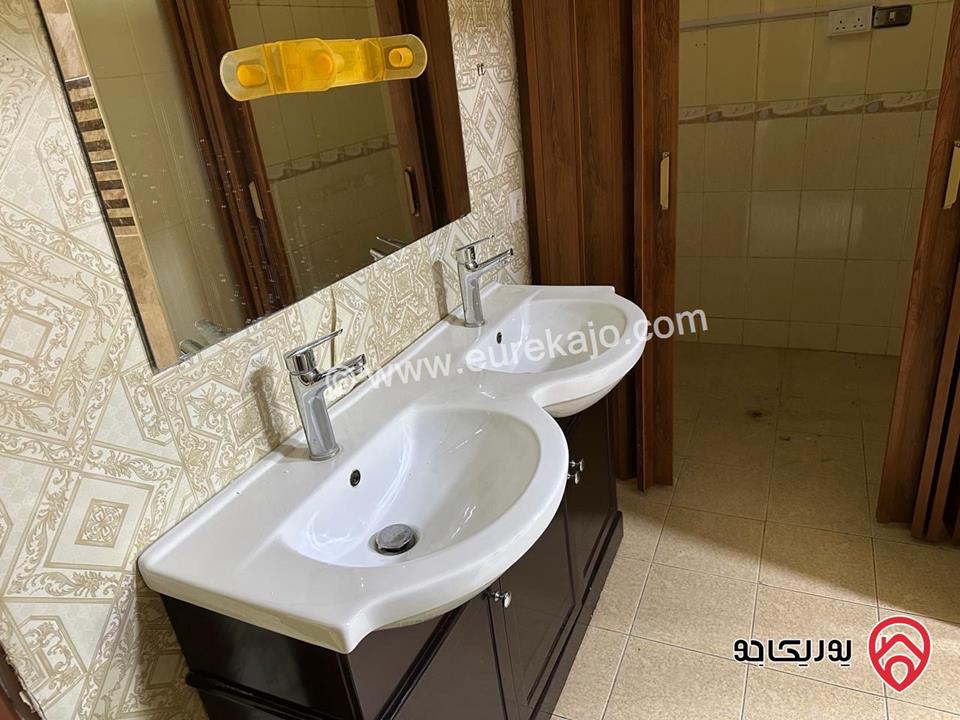 فيلا مساحة 980م على أرض 1400م للايجار في عمان - دابوق