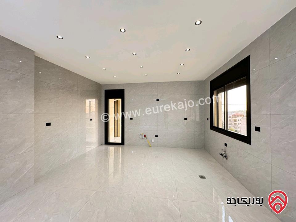 شقة طابق ارضي مساحة 228م داخلي و 100م خارجي للبيع في عمان - مرج الحمام