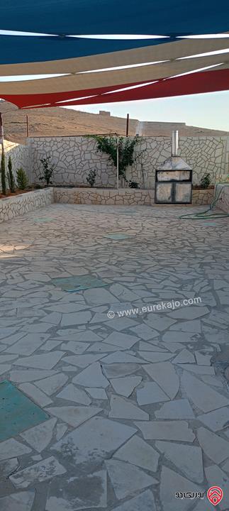 مزرعة مساحة الأرض 3400م والبناء 120م للبيع في المفرق 