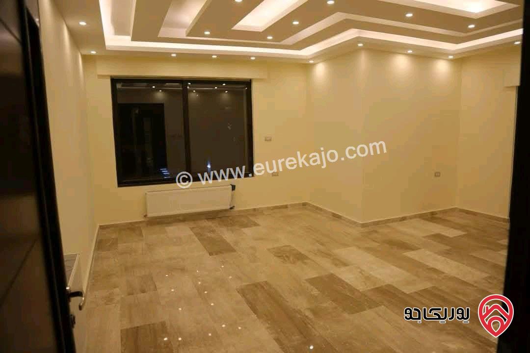 شقة سوبر ديلوكس طابق شبه ارضي مساحة 200م داخلي و 250م خارجي للايجار في عمان - ضاحية النخيل