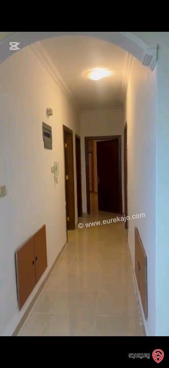 شقة مساحة 204م طابق أول للبيع في عمان - دير غبار