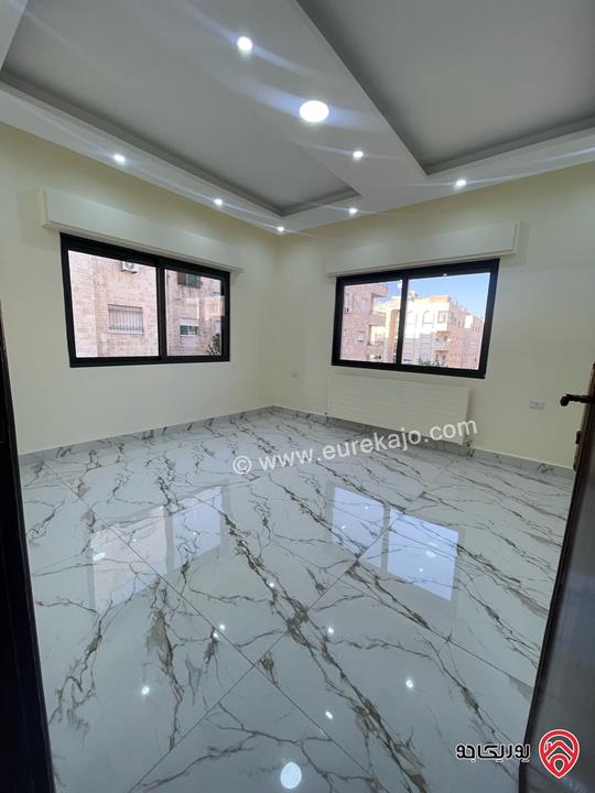 شقة سوبر ديلوكس طابق اول مساحة 200م للبيع في عمان - الجندويل
