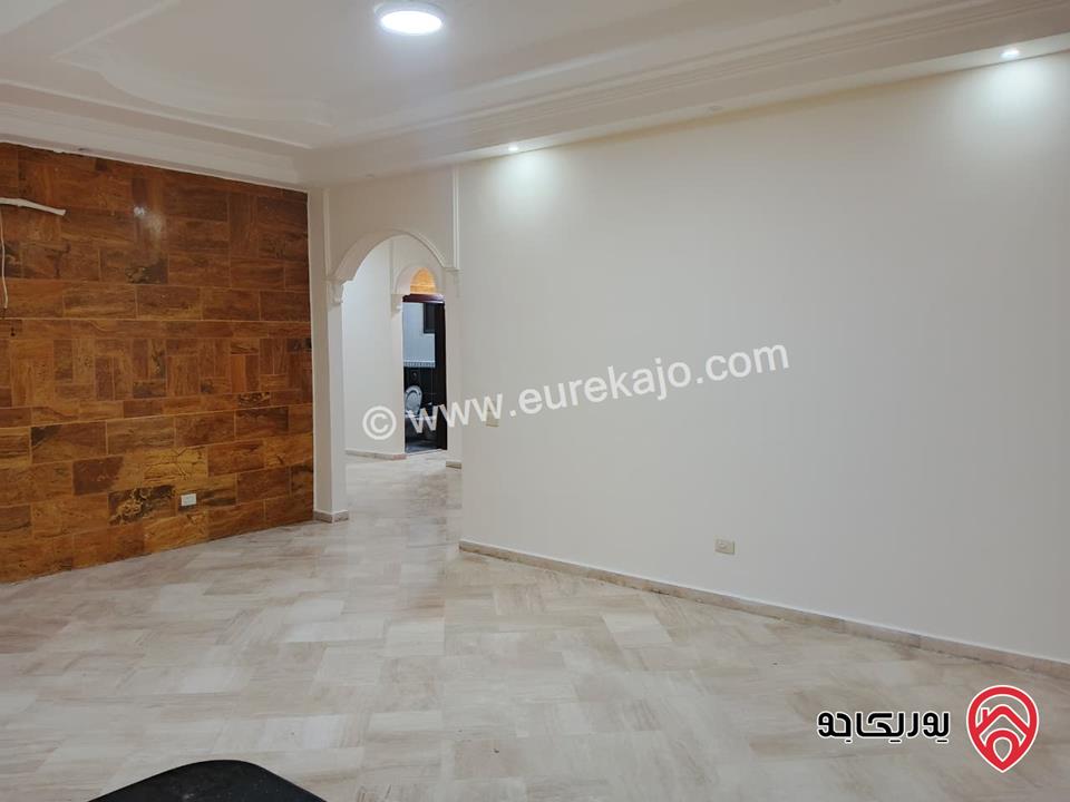 شقة أرضية فاخرة مساحة 300م داخلي و 300م خارجي للايجار في عمان - عبدون