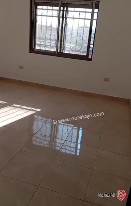 شقة ارضية مساحة 100م داخلي و 100م خارجي للبيع في عمان - الرابية