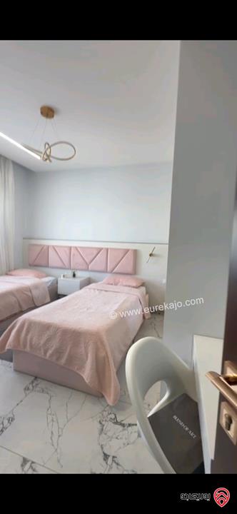 شقة طابق ثاني مساحة 205م للبيع في عمان - خلدا