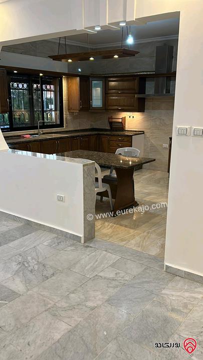 شقة طابق أول مساحة 196م للبيع في عمان - مرج الحمام 