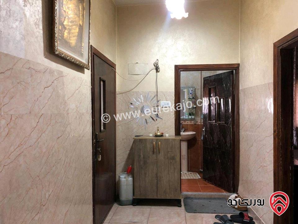 شقتين مساحة 240م طابق اول للبيع في عمان - حي نزال