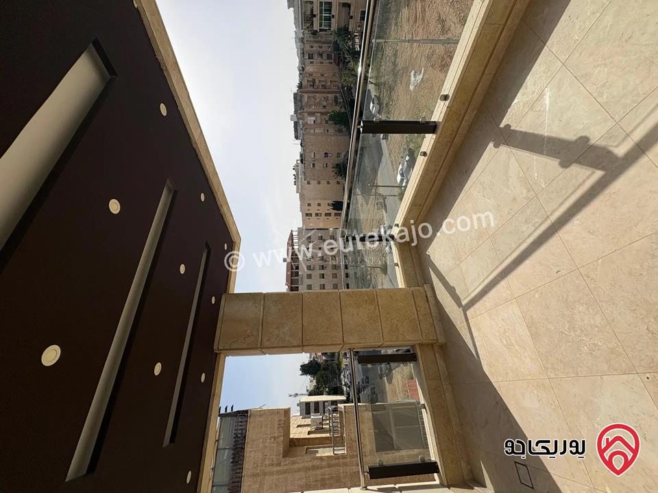 شقة فاخرة طابق روف مساحة 287م للبيع في عمان - ضاحية النخيل