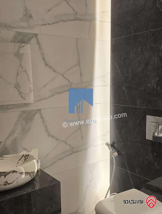 شقة مفروشة فاخرة طابق اول 85م تشطيب سوبر ديلوكس بسعر مغري للبيع في عمان - أم أذينة 