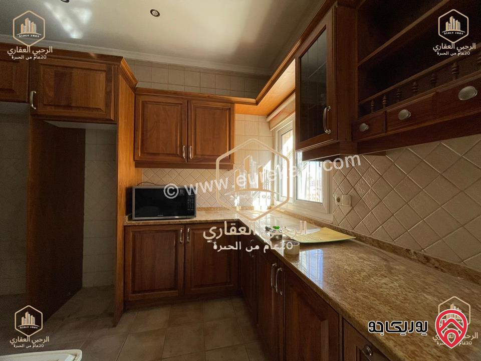 شقة أرضية مساحة 450م داخلي و 300م خارجي للايجار في عمان - الجاردنز