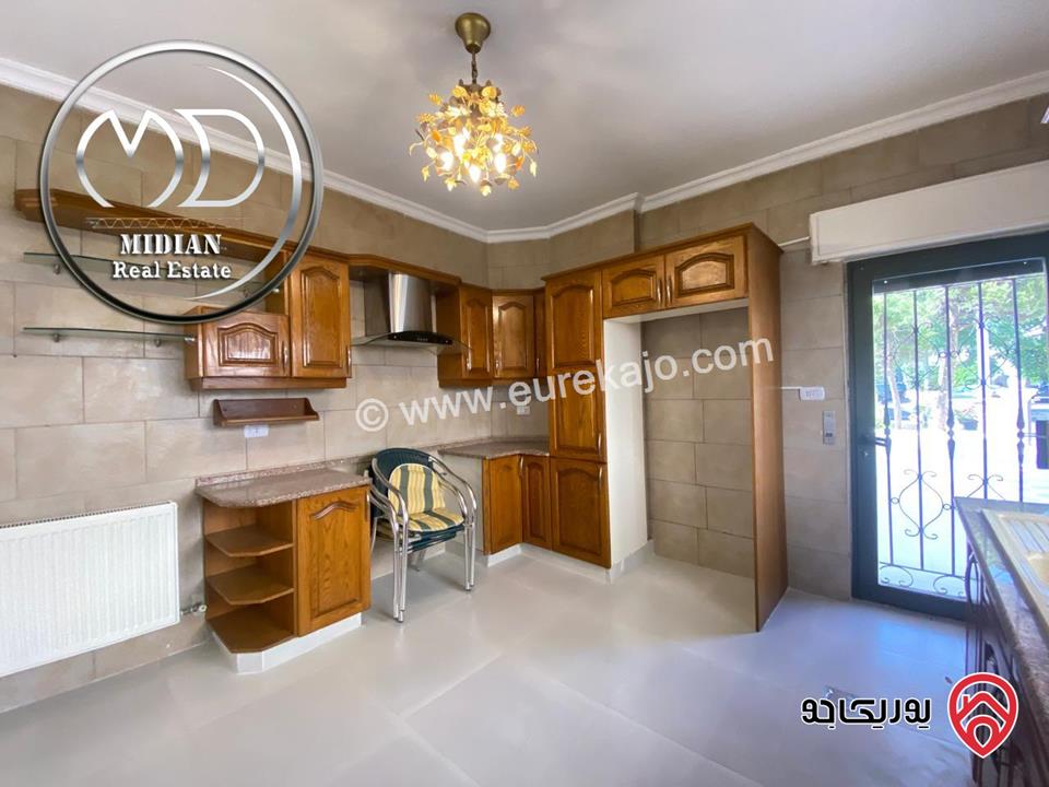 شقة ارضية فارغة للايجار في عمان - خلدا العوجانية مساحة 190م مع ترس و حديقة 120م تشطيبات و ديكورات عصرية فاخرة