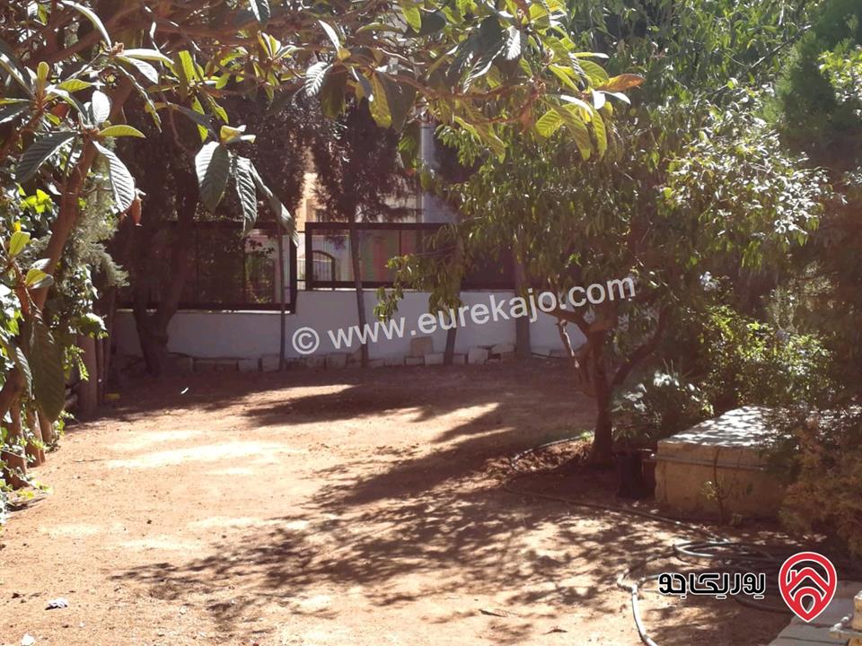 فيلا منفصلة مساحة 355م على أرض 762م للبيع في عمان - دير غبار