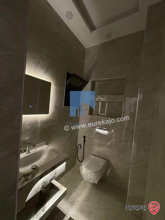 شقة فاخرة للبيع في عمان - خلدا قرب إشارة البنك العربي ومركز زها طابق ثاني 220م تشطيب سوبر ديلوكس لم تسكن