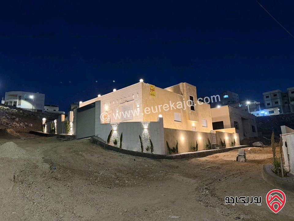 بيت مستقل مساحة 160م على أرض 303م للبيع في الزرقاء - جريبا