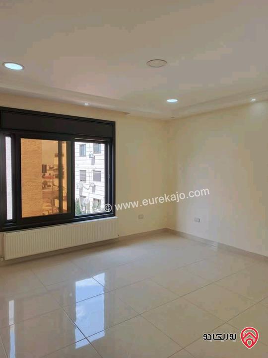 شقة سوبر ديلوكس مساحة 220م طابق أول للايجار في عمان - طريق المطار 