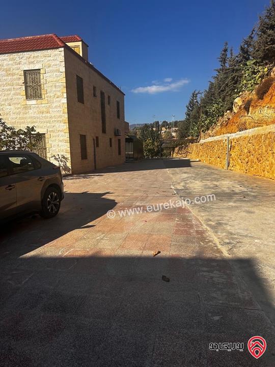 مزرعة فيها فيلا عدد 2 مساحة كل فيلا 300م على أرض 14 دونم للبيع في جرش