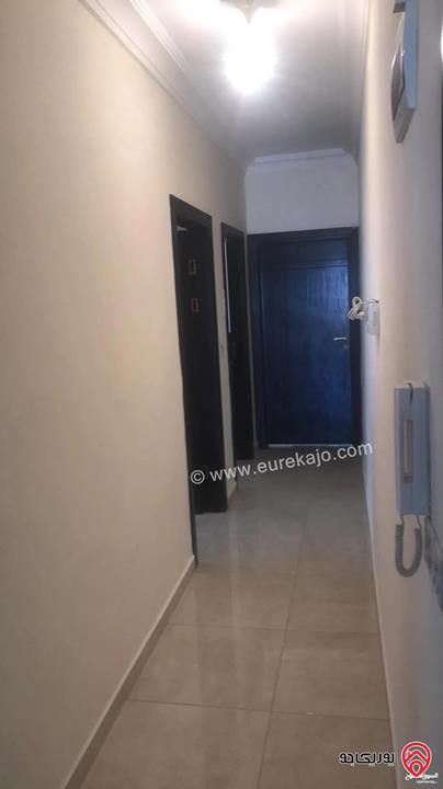 شقة طابق ثالث مساحة 120م للببع في عمان - ام السماق